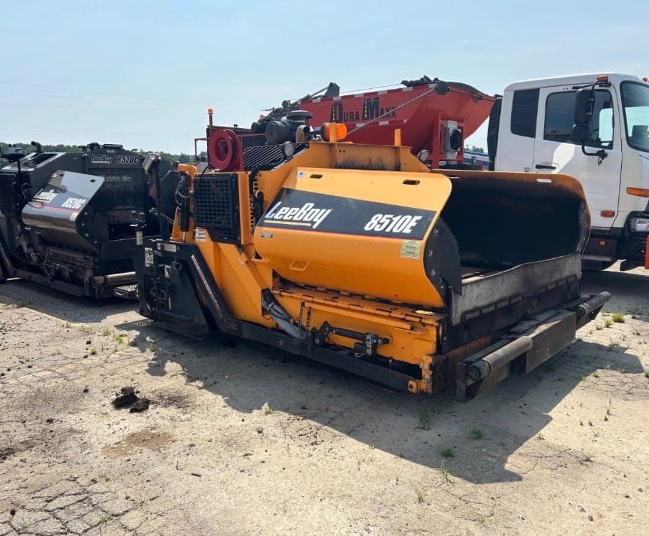 (Call for Price) 2022 Leeboy 8510E Asphalt Paver for Sale | 2,444 Hrs | Dealer Inspected | Texas asphalt-pavers for sale in City, MO - photo 1