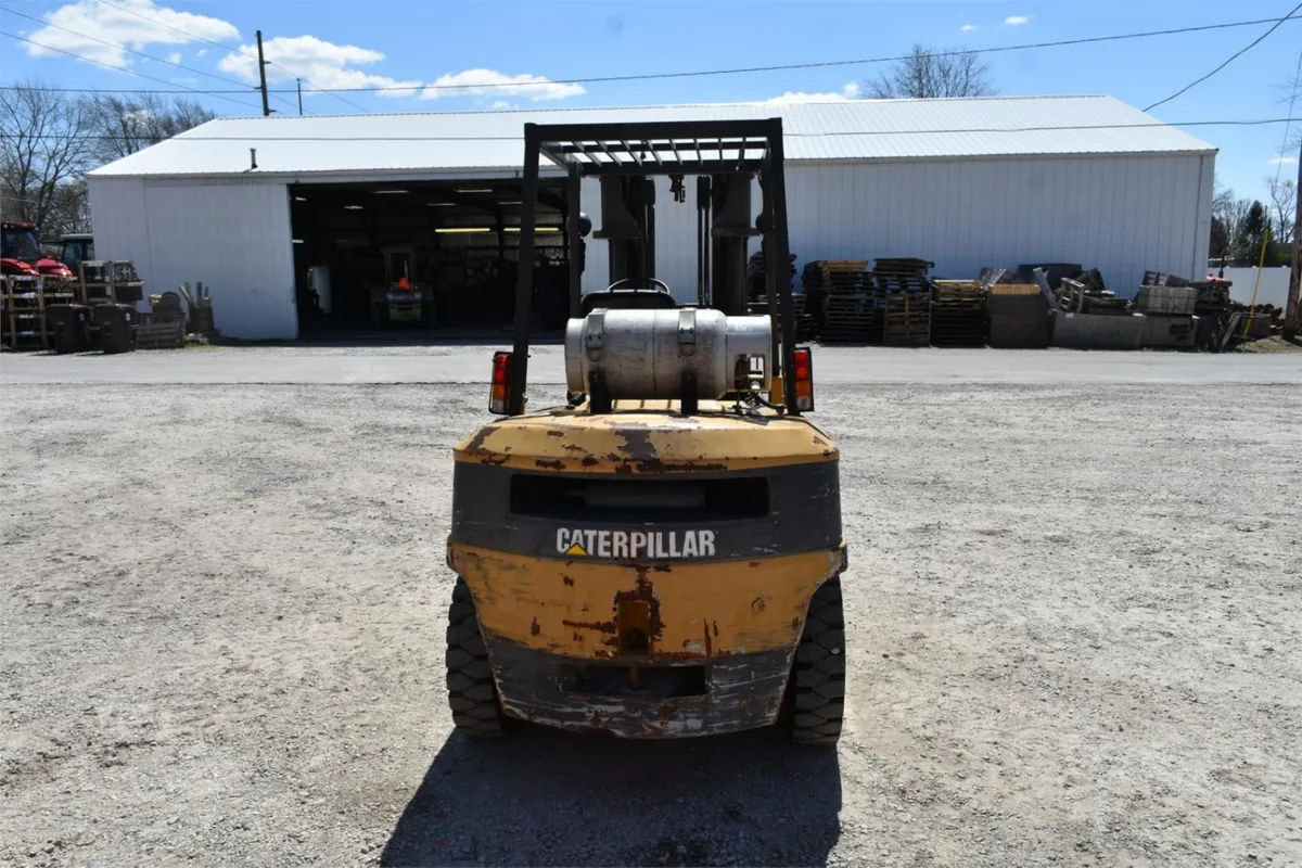 2001 Cat Lift Trucks GPL40 Telehandlers Forklifts for sale in Bement, IL - listing photo 3 of 8
