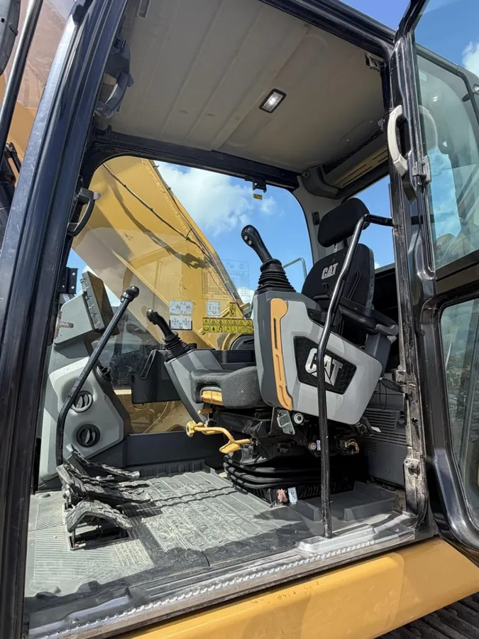 2019 Caterpillar 330 Excavators for sale in Hidalgo, TX - listing photo 9 of 10