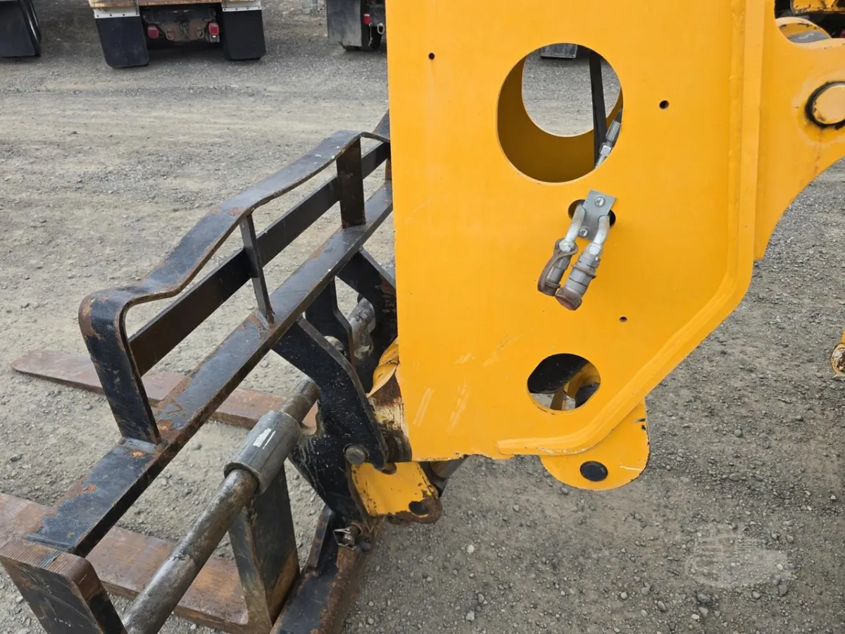 2020 JCB 512-56 Telehandler Telescopic Forklift for sale in Filer, ID - listing photo 5 of 10