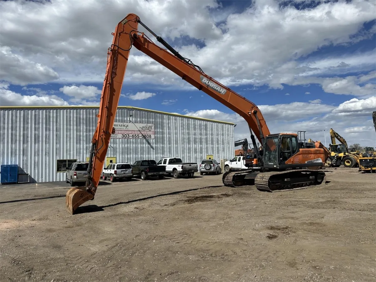 2015 DEVELON (Doosan) DX300 LC-5 Excavators for sale in Brighton, CO - listing photo 4 of 10