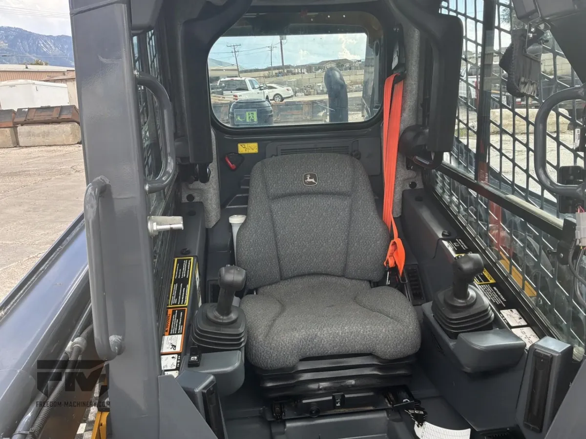 2024 John Deere 325G Track Loaders for sale in Midvale, UT - listing photo 8 of 10