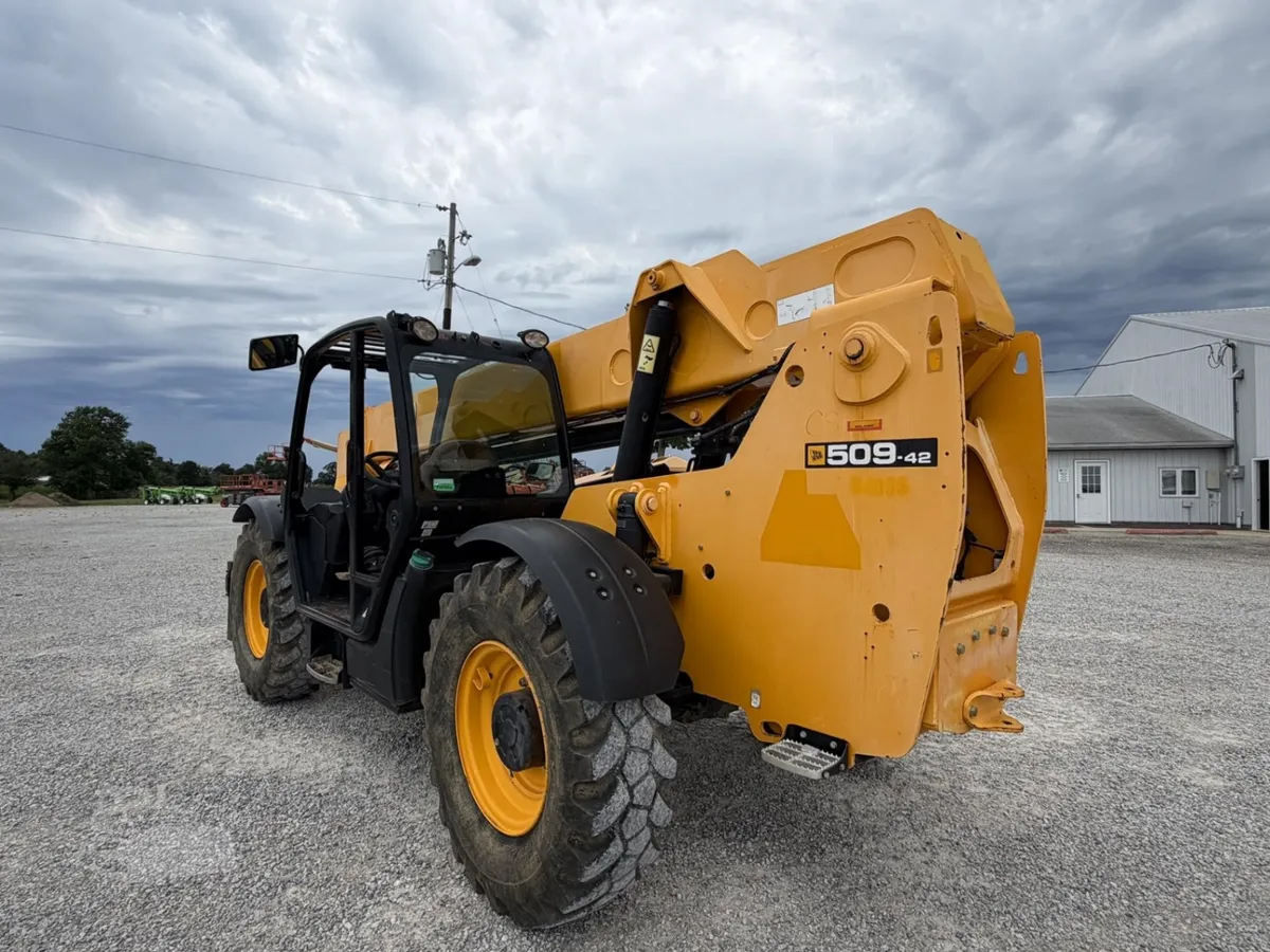 2019 JCB 509-42 Telehandlers Forklifts for sale in Clay City, IL - listing photo 5 of 8