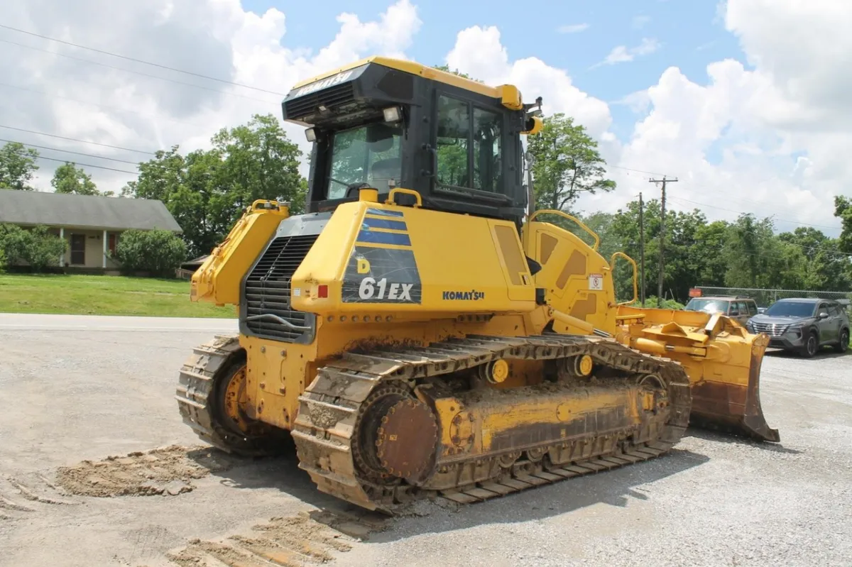 2018 Komatsu D61EX-24 Dozers for sale in Pleasureville, KY - listing photo 3 of 10