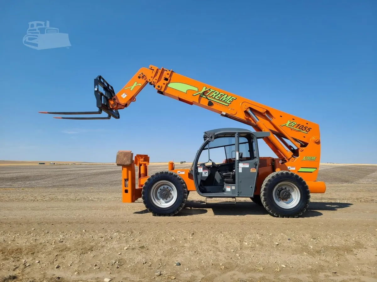 2018 Xtreme Mfg XR1055 Telehandler Telescopic Forklift for sale in Loma, MT - listing photo 3 of 10