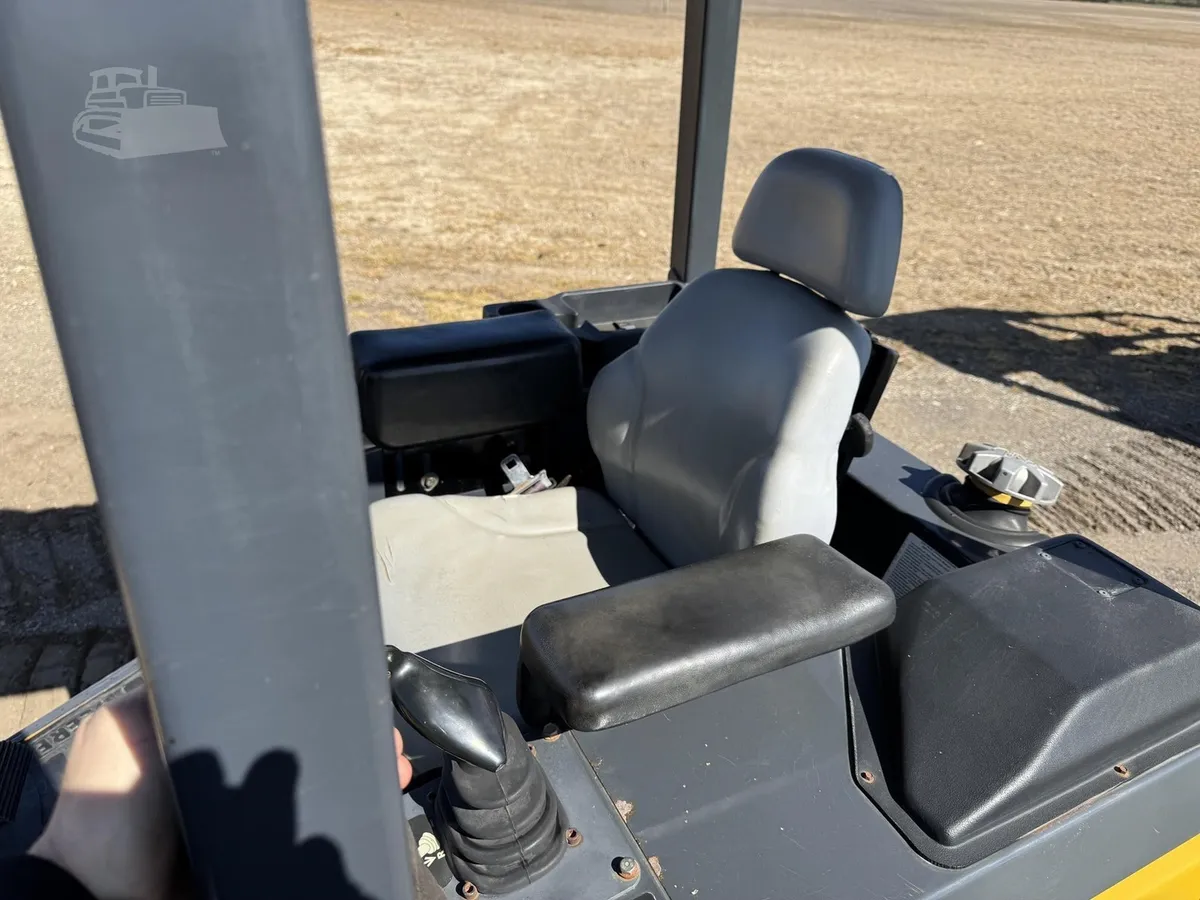2005 John Deere 450J LT Dozers for sale in Allegan, MI - listing photo 9 of 10