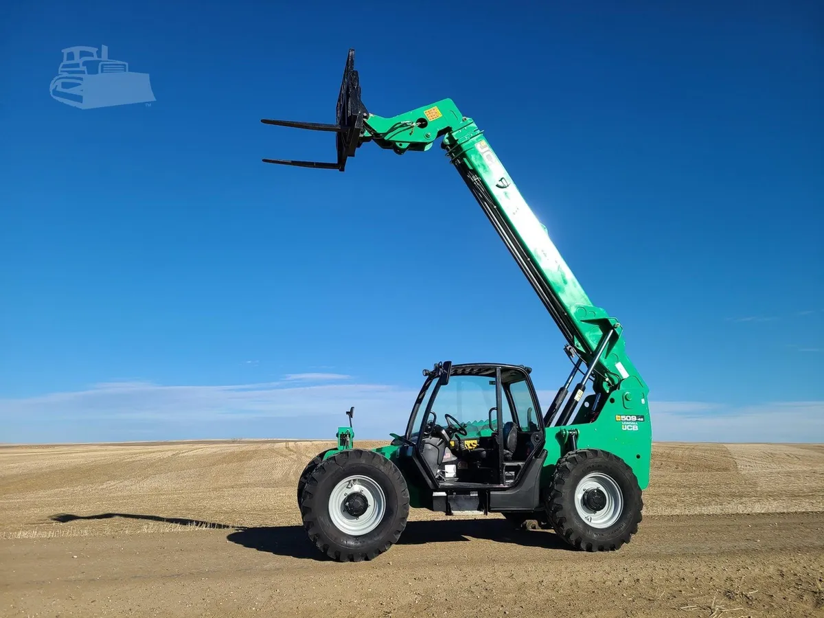 2017 JCB 509-42 Telehandler Telescopic Forklift for sale in Loma, MT - listing photo 5 of 10