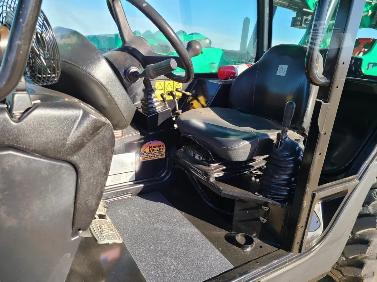 2017 JCB 509-42 Telehandler Telescopic Forklift for sale in Loma, MT - listing photo 9 of 10