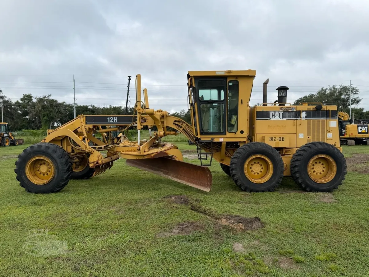 2000 Caterpillar 12H Motor Graders for sale in Plant City, FL - listing photo 2 of 10
