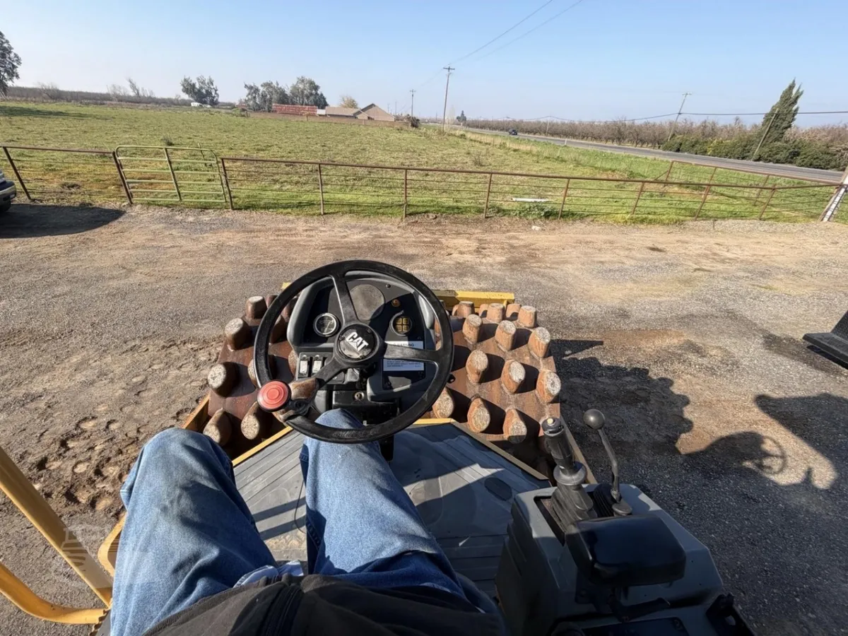 2001 Caterpillar CP-563D Padfoot Trench Compaction for sale in Galt, CA - listing photo 8 of 8