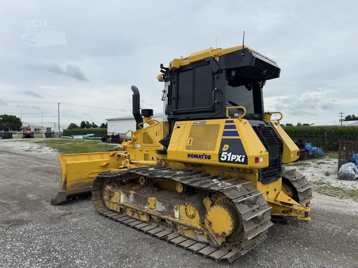 2024 Komatsu D51PXi-24 Dozers for sale in Mount Sterling, IL - listing photo 2 of 8