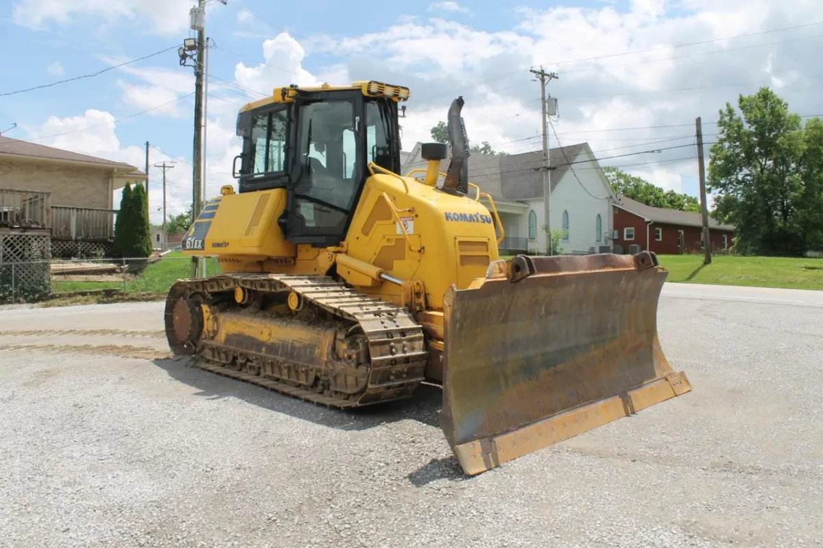 2018 Komatsu D61EX-24 Dozers for sale in Pleasureville, KY - listing photo 5 of 10