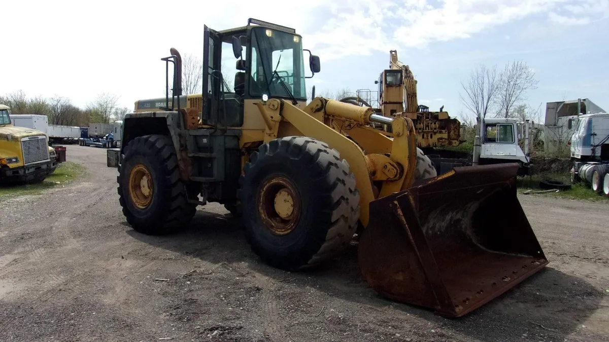 1998 Komatsu WA420-3L Wheel Loaders for sale in Galva, IL - listing photo 2 of 8