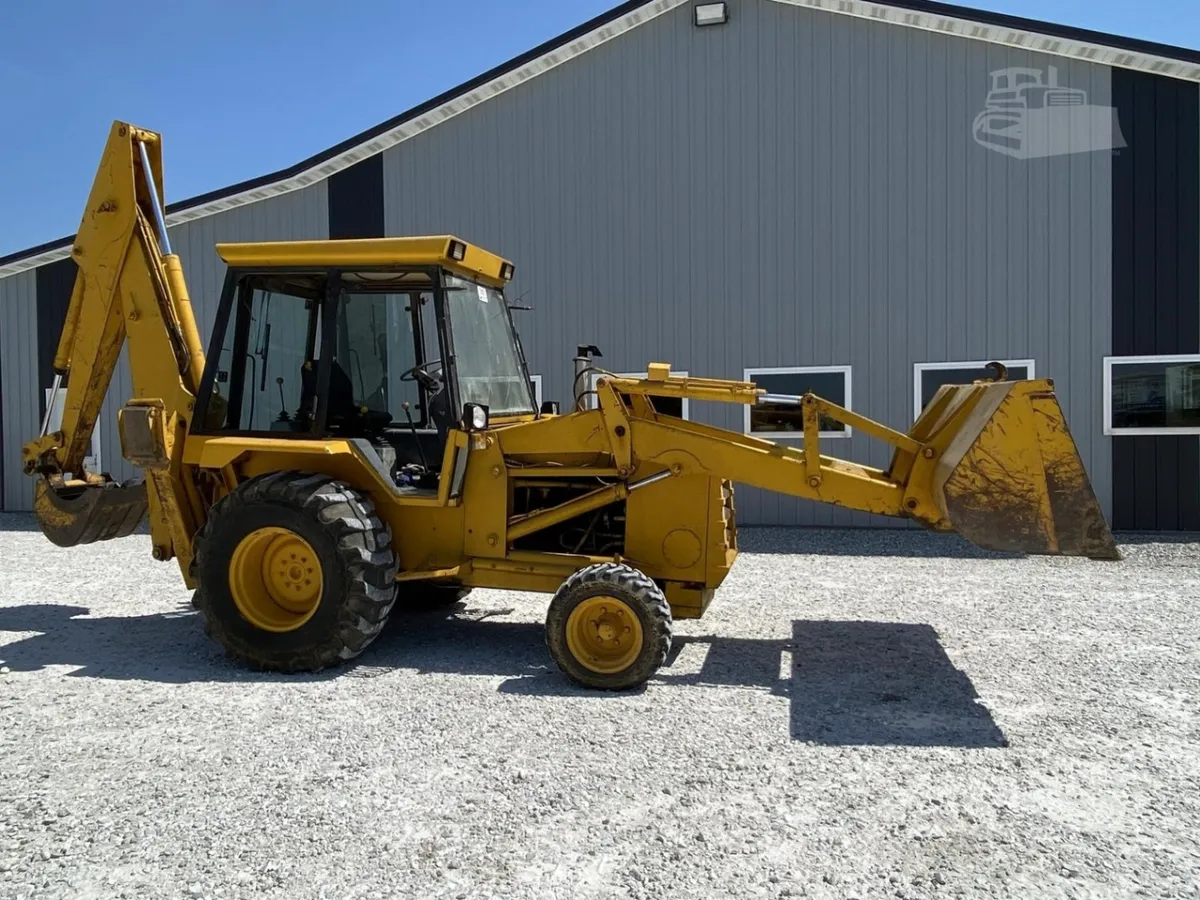 1985 JCB 1550B Backhoe Loaders for sale in Camp Point, IL - listing photo 2 of 8