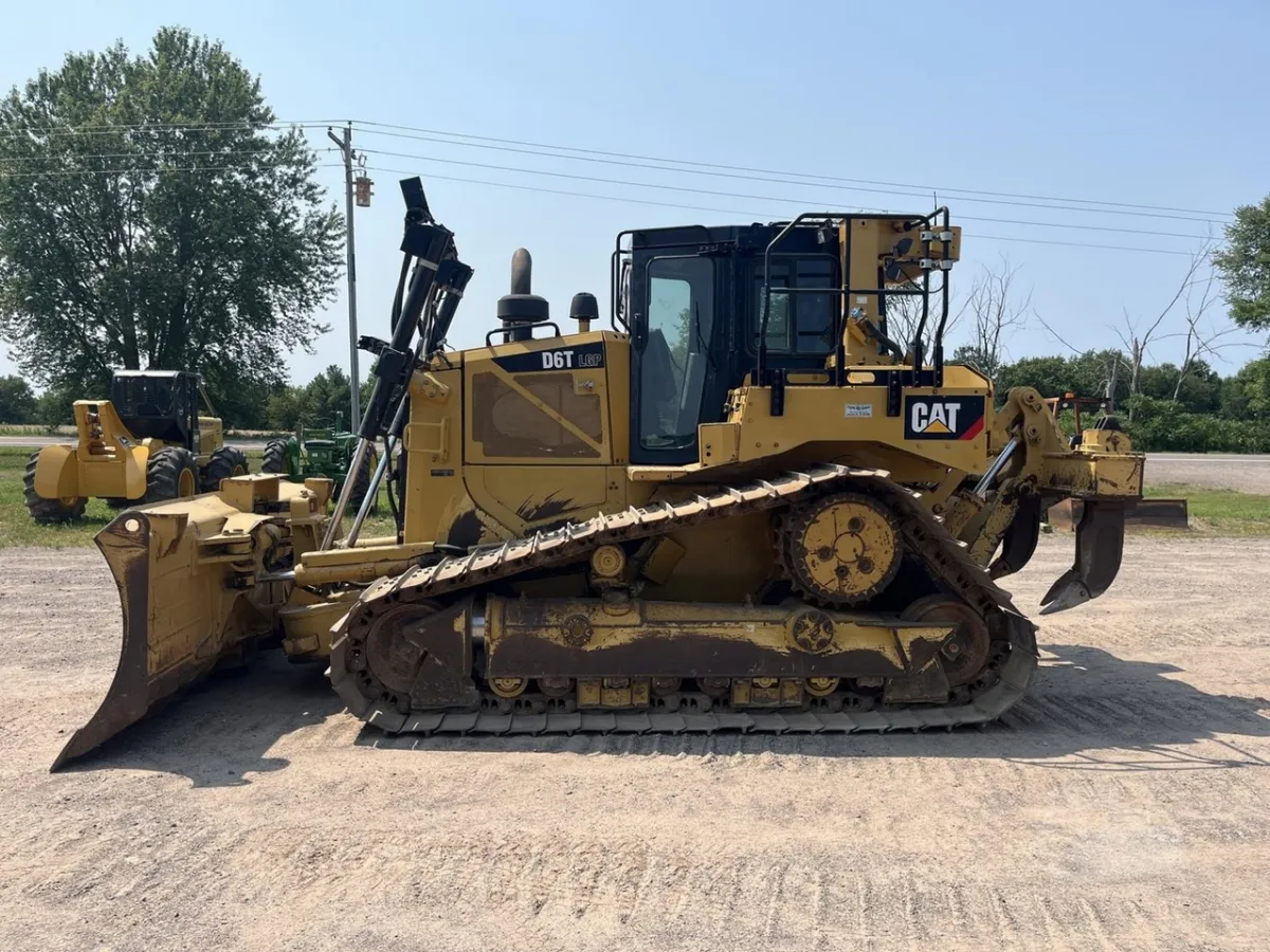2015 Caterpillar D6T LGP Dozers for sale in Holcombe, WI - listing photo 2 of 10