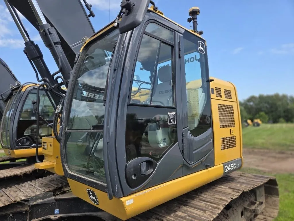 2019 John Deere 245G LC Excavators for sale in Henning, MN - listing photo 3 of 10