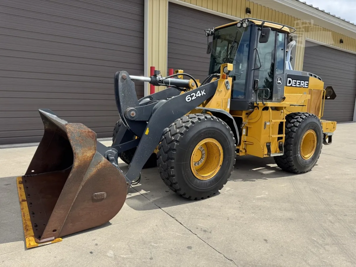 2015 John Deere 624K Wheel Loaders for sale in Allegan, MI - listing photo 2 of 10