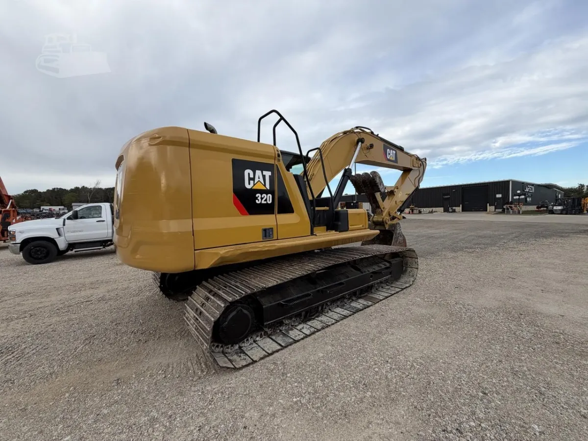2019 Caterpillar 320 Excavators for sale in Strafford, MO - listing photo 4 of 10
