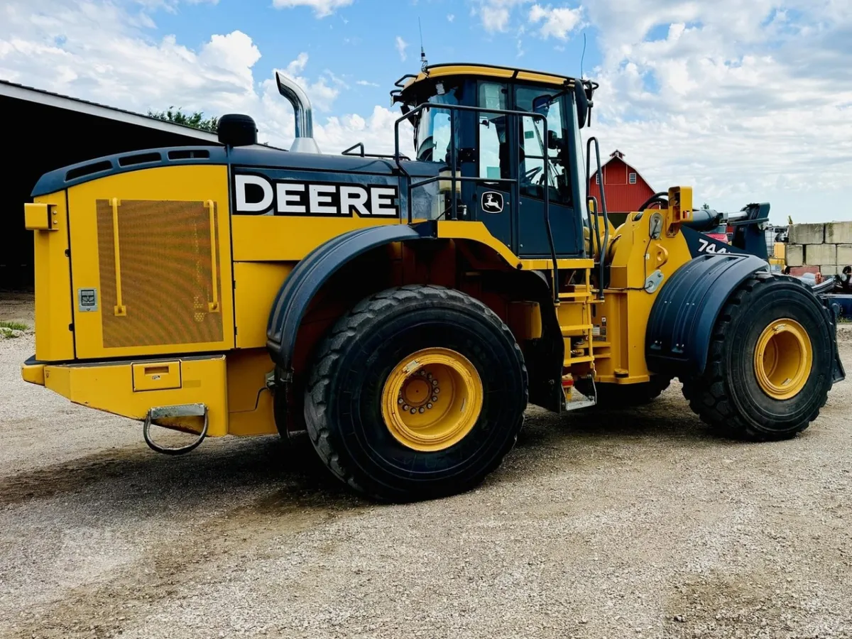 2018 John Deere 744KII Wheel Loaders for sale in Sheridan, IL - listing photo 6 of 8