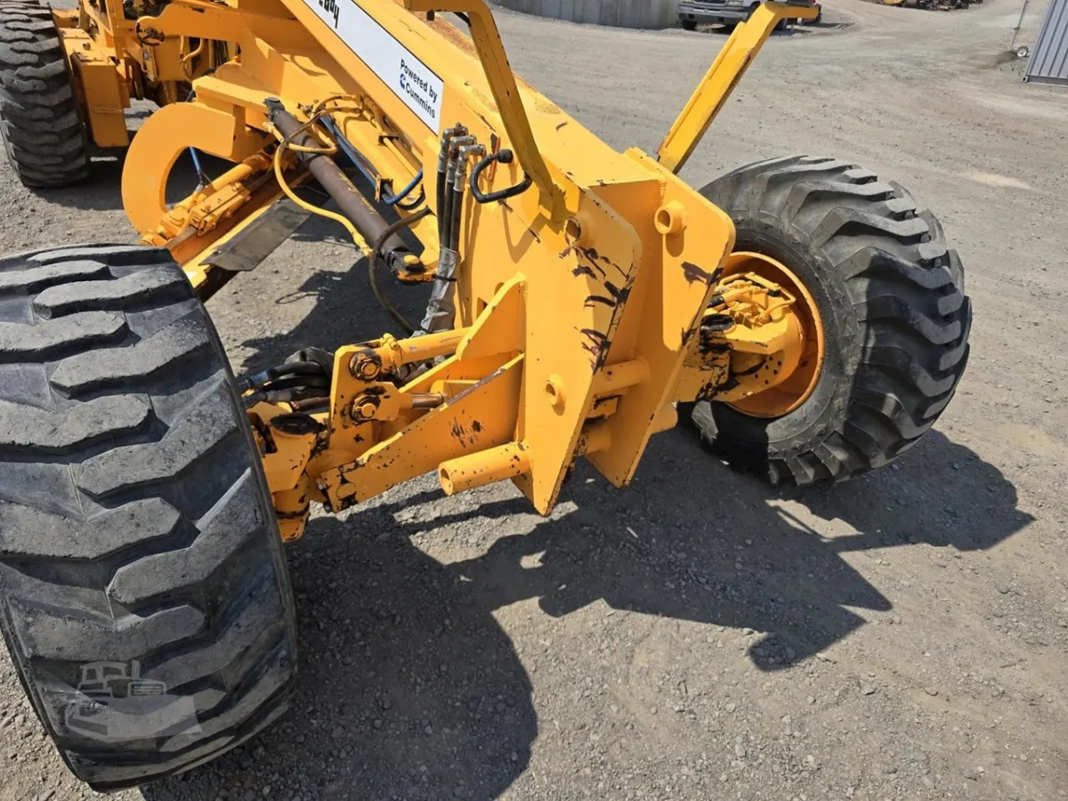 2005 Leeboy 685B Motor Graders for sale in Filer, ID - listing photo 5 of 9