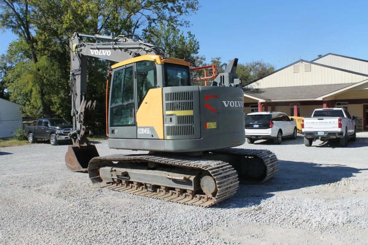 2019 Volvo ECR145EL Excavators for sale in Pleasureville, KY - listing photo 2 of 10
