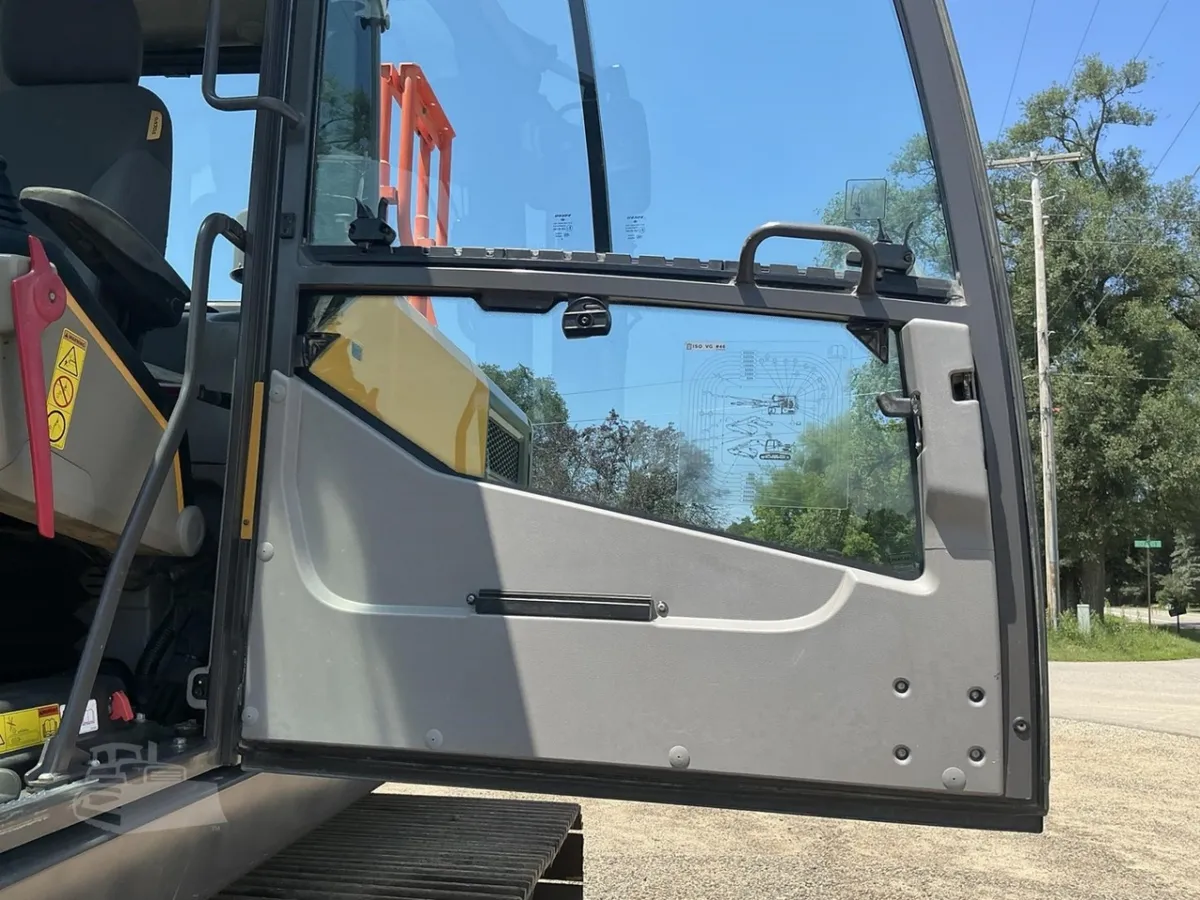 2019 Volvo EC220EL Excavators for sale in Allegan, MI - listing photo 5 of 10