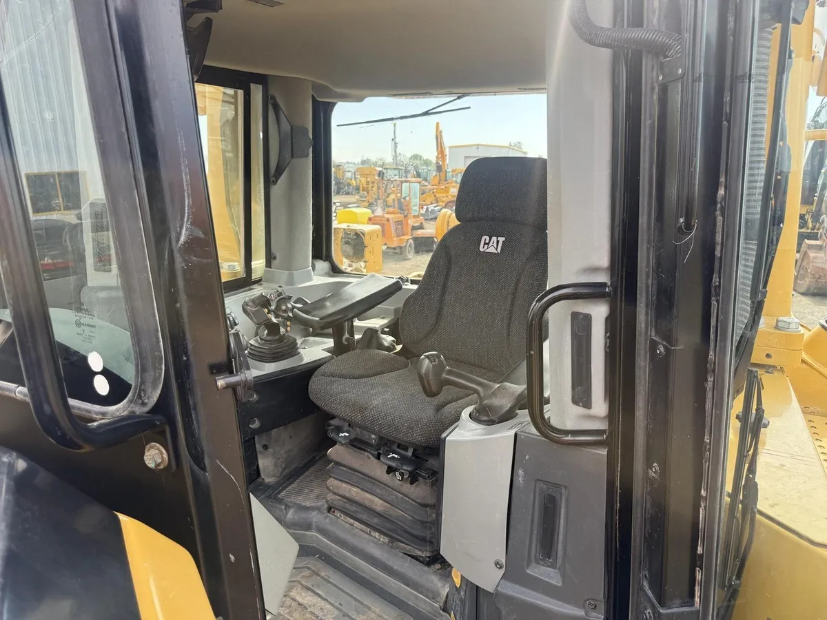 2019 Caterpillar D8T Dozers for sale in Brighton, CO - listing photo 9 of 10