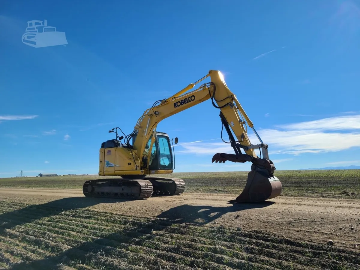 2016 Kobelco SK140SR LC-5 Excavators for sale in Loma, MT - listing photo 4 of 10