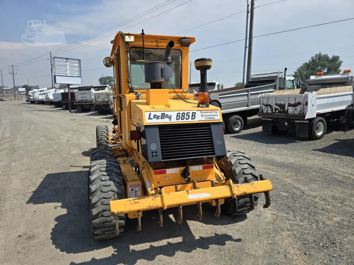 2005 Leeboy 685B Motor Graders for sale in Filer, ID - listing photo 3 of 9