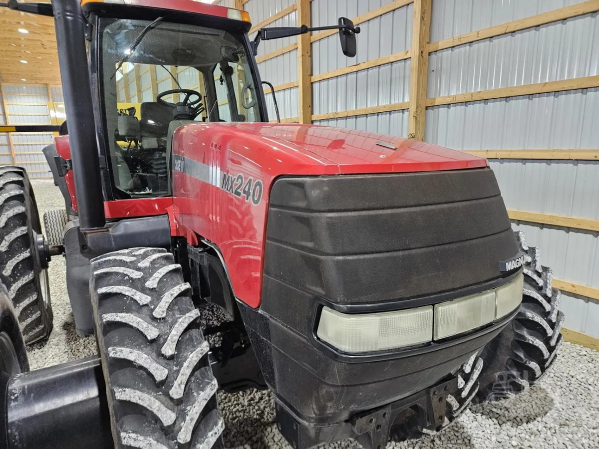 2002 Case IH MX240 Field Tractors Power for sale in Ledyard, IA - listing photo 3 of 12