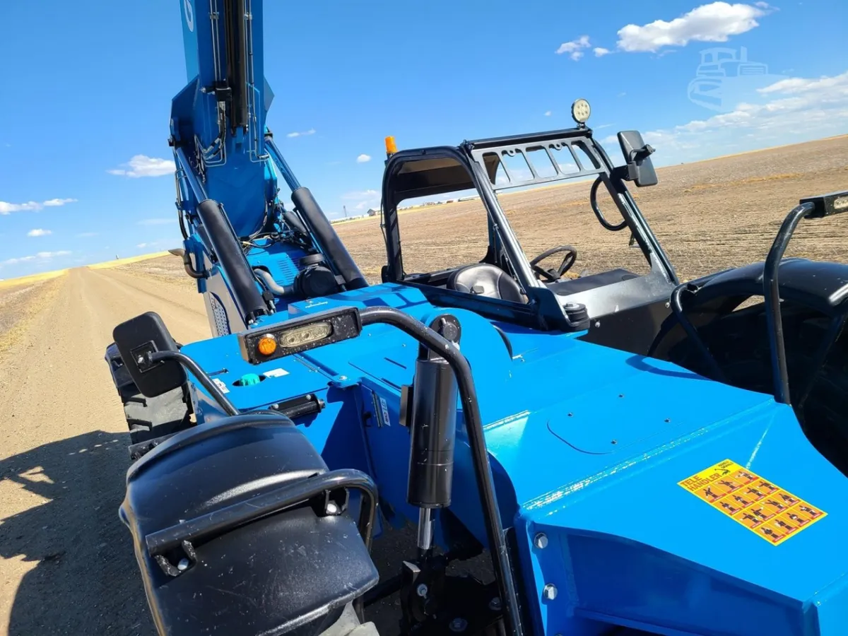 2019 Genie genie-gth-1056 Telehandler Telescopic Forklift for sale in Loma, MT - listing photo 7 of 10