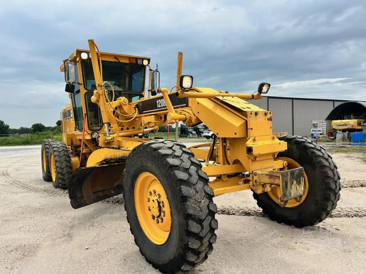 2002 Caterpillar 120H Motor Graders for sale in Plant City, FL - listing photo 3 of 10