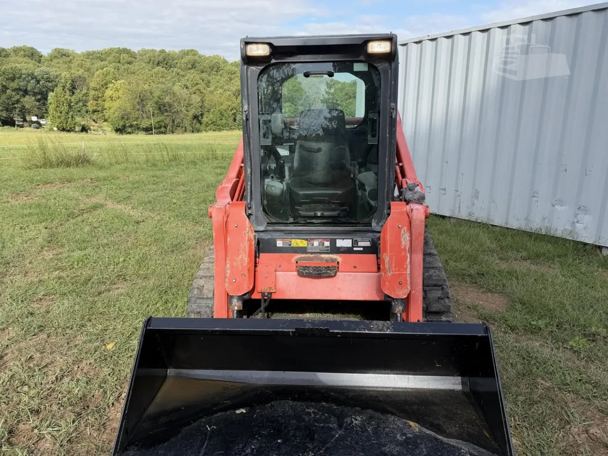 2017 Kubota SVL75-2 Track Loaders for sale in Boonsboro, MD - listing photo 7 of 10