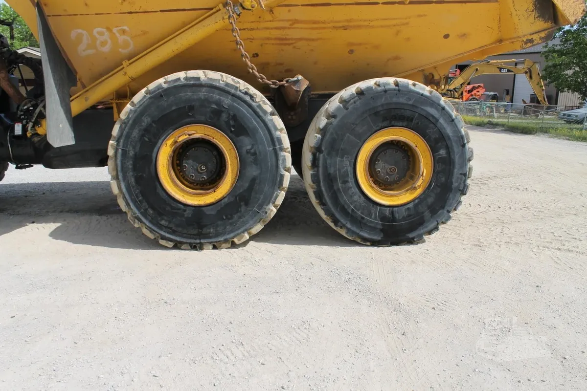 2014 Komatsu HM400-3 Articulated Truck for sale in Pleasureville, KY - listing photo 8 of 10