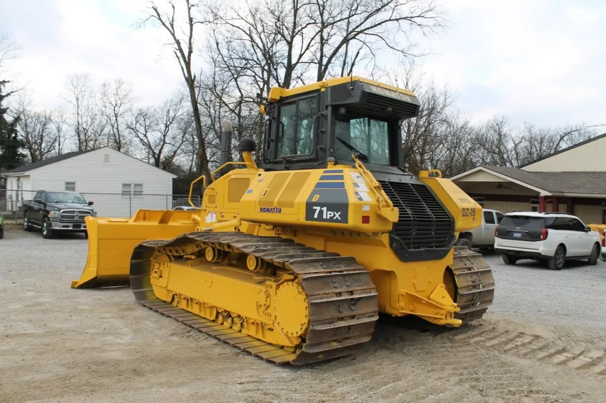 2022 Komatsu D71PX-24 Dozers for sale in Pleasureville, KY - listing photo 2 of 10