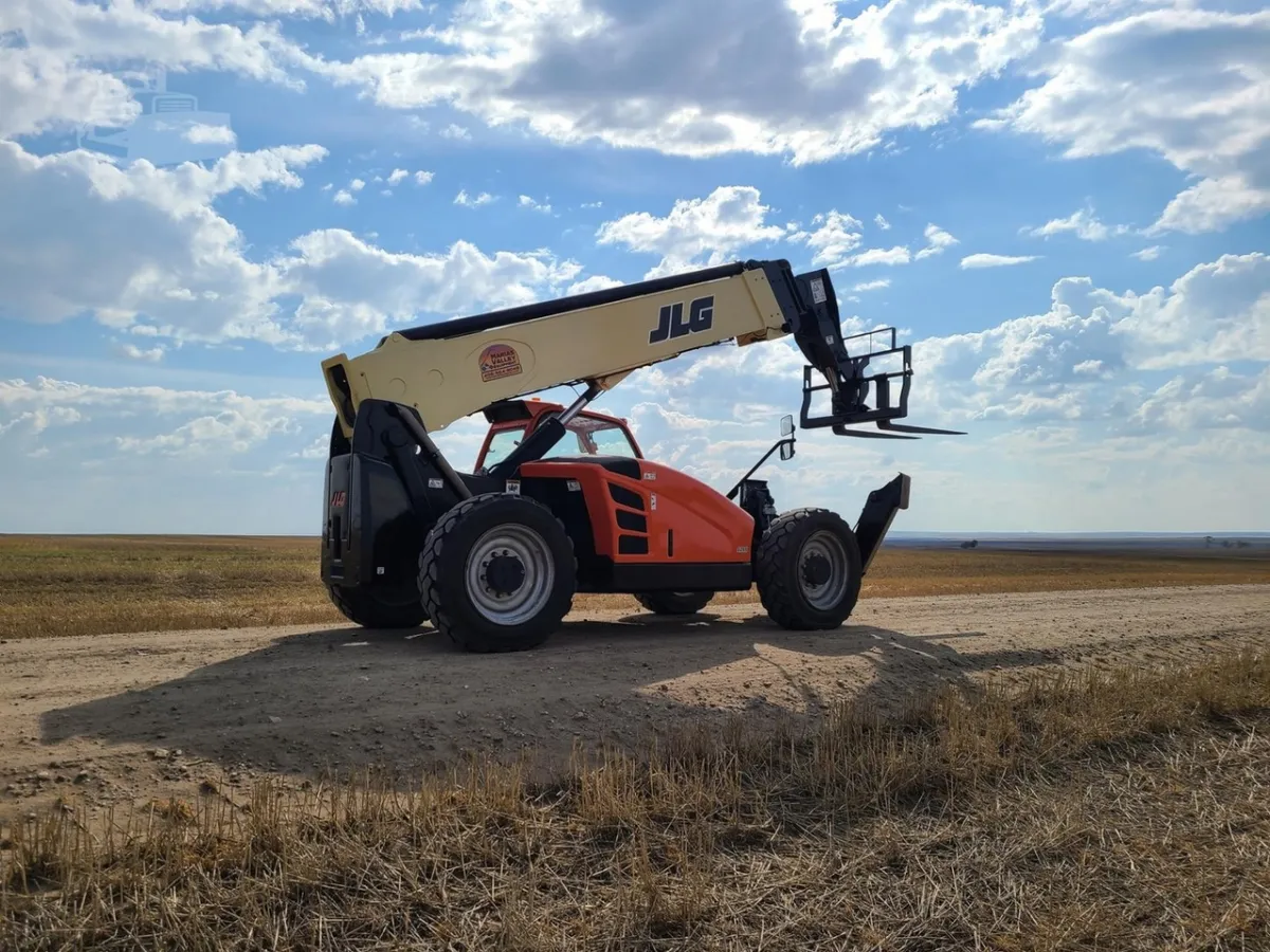 2017 JLG jlg-1255 Telehandler Telescopic Forklift for sale in Loma, MT - listing photo 5 of 10