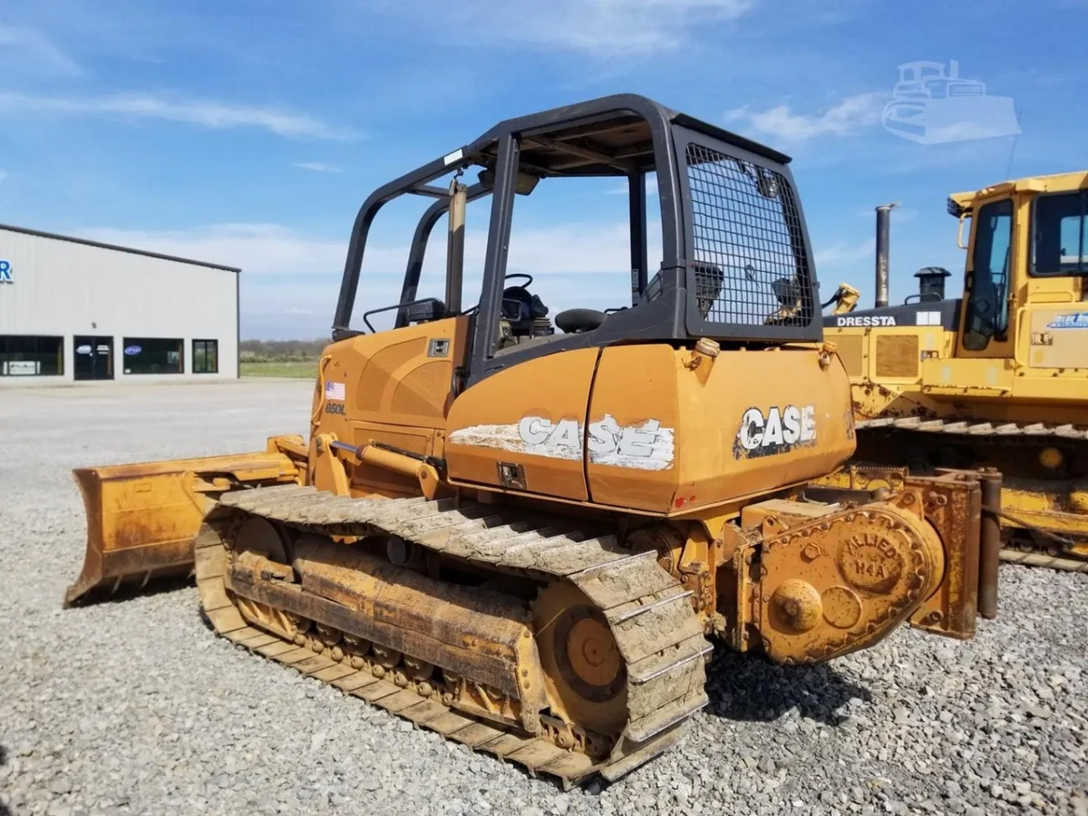 2009 CASE 850L Dozers for sale in Benton, IL - listing photo 2 of 8