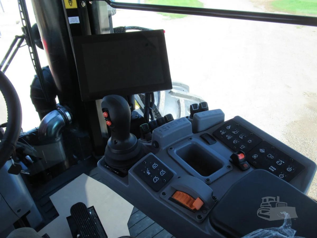 2026 Versatile 620 Field Tractors Power for sale in Kensett, IA - listing photo 6 of 6