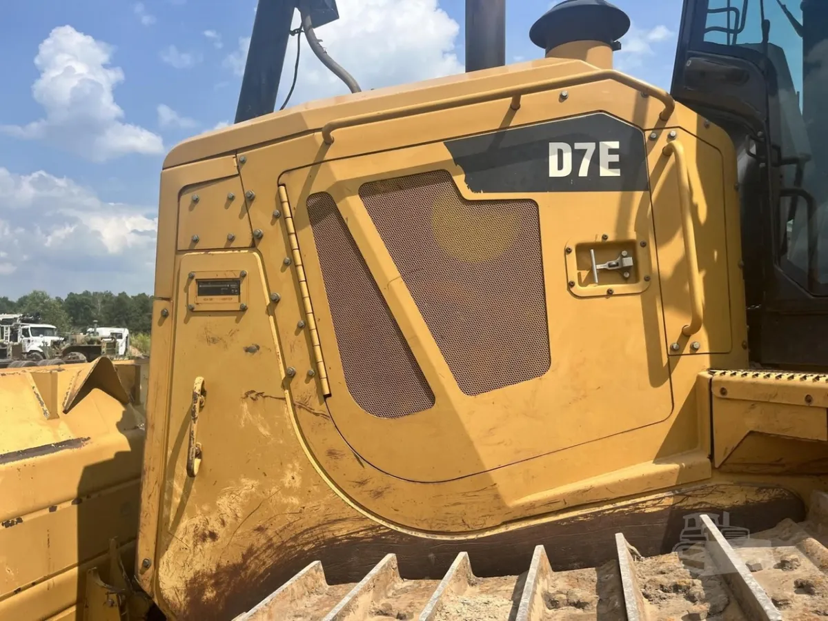 2011 Caterpillar D7E Dozers for sale in Holcombe, WI - listing photo 5 of 10