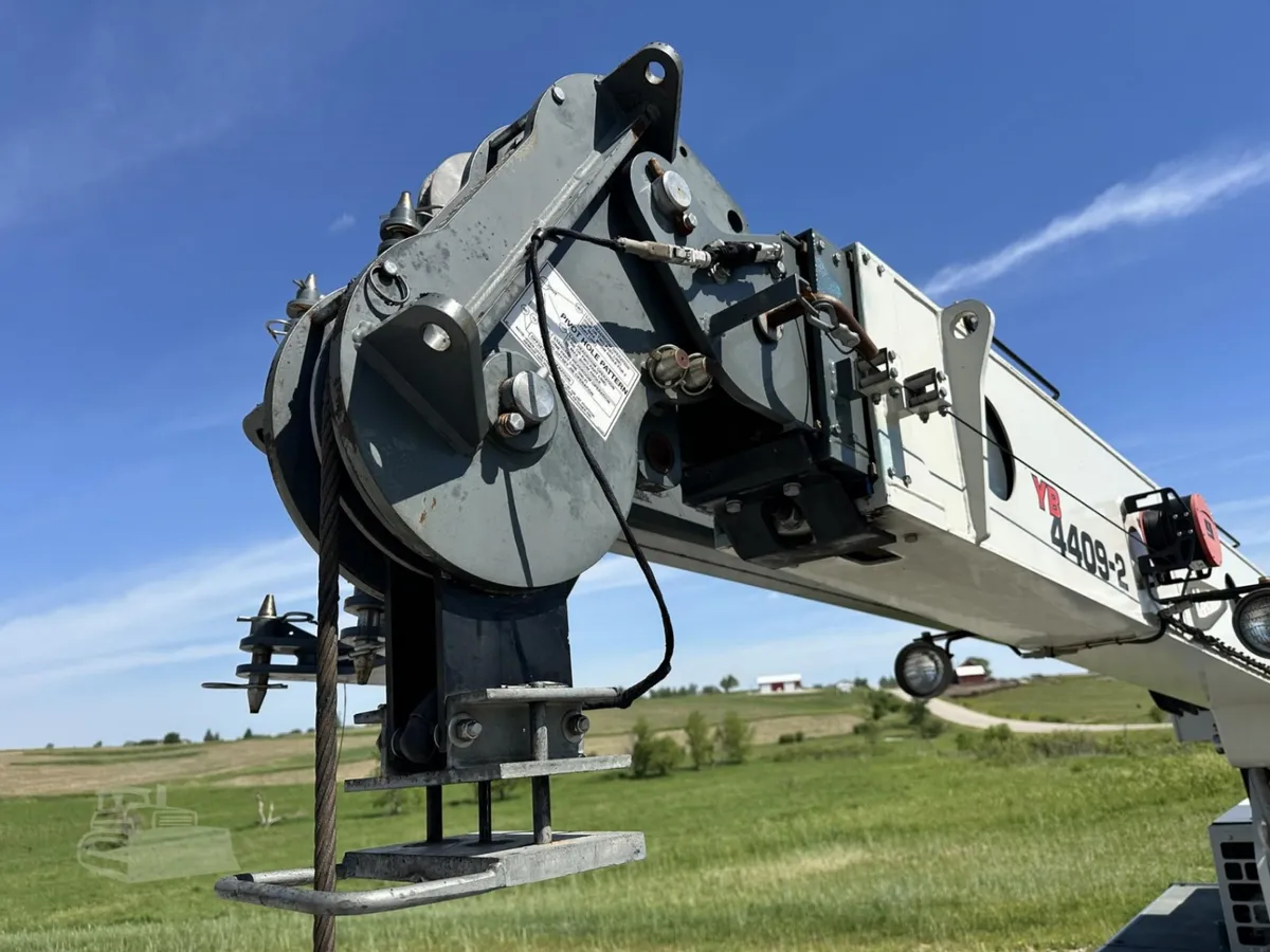2016 Grove YB4409-2 Cranes Mobile for sale in Wellman, IA - listing photo 22 of 28
