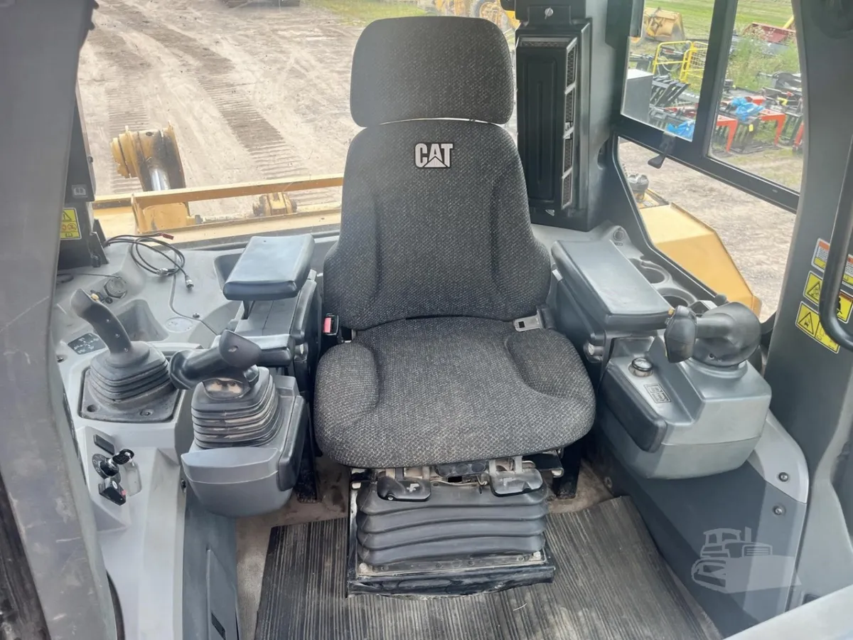 2011 Caterpillar D7E Dozers for sale in Holcombe, WI - listing photo 8 of 10