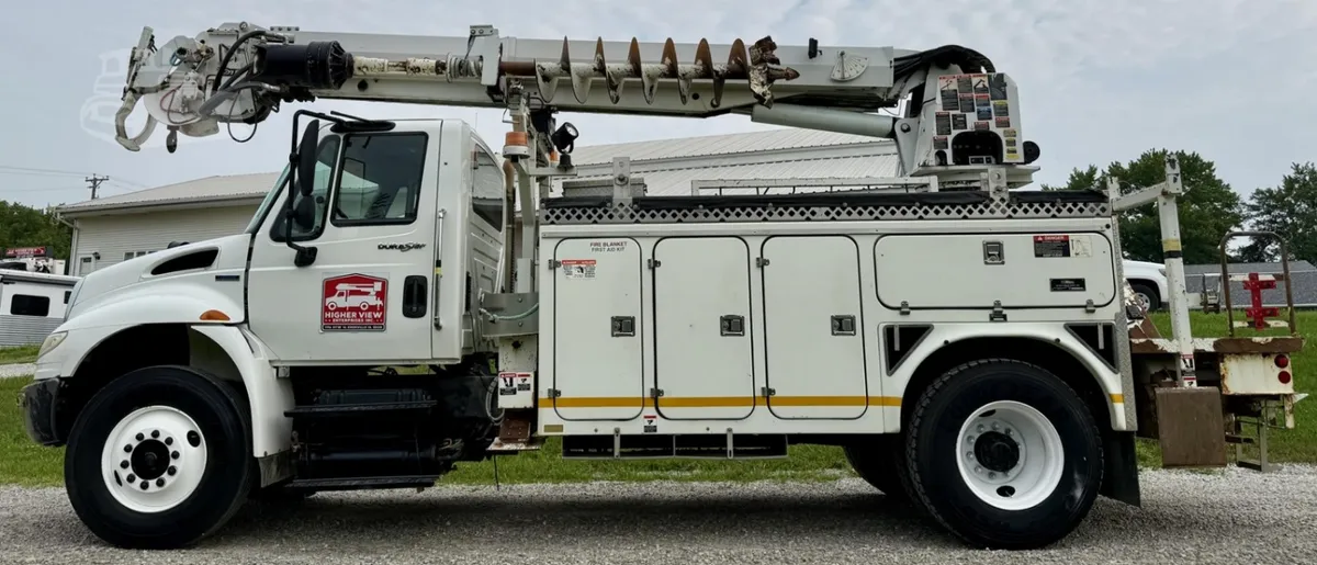 2010 Altec DL45BR Service Mechanics Truck Crane for sale in Knoxville, IA - listing photo 8 of 47