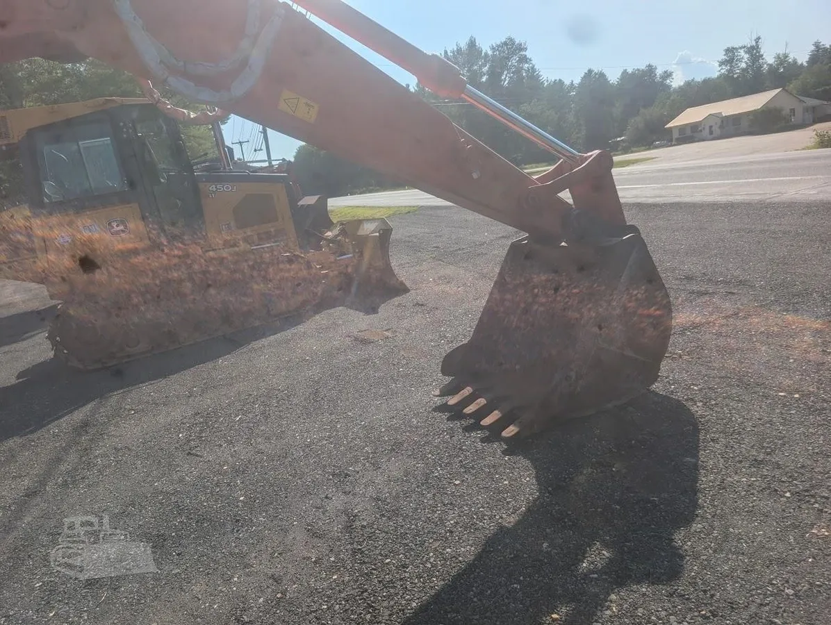 2020 Hitachi ZX120-6 Excavators for sale in Lebanon, ME - listing photo 3 of 10