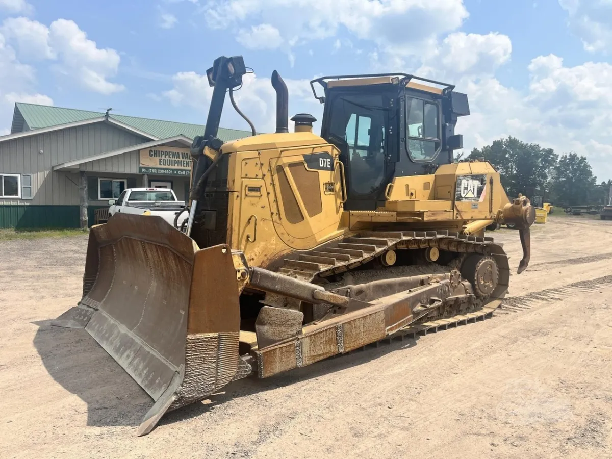 2011 Caterpillar D7E Dozers for sale in Holcombe, WI - listing photo 3 of 10