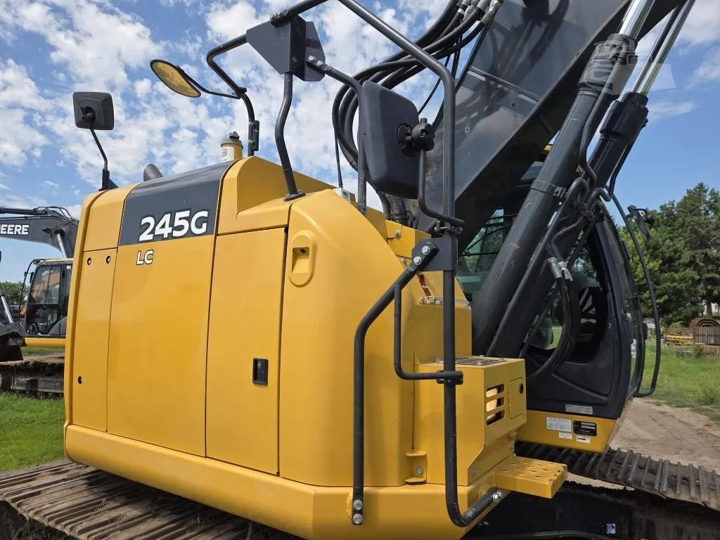 2019 John Deere 245G LC Excavators for sale in Henning, MN - listing photo 5 of 10