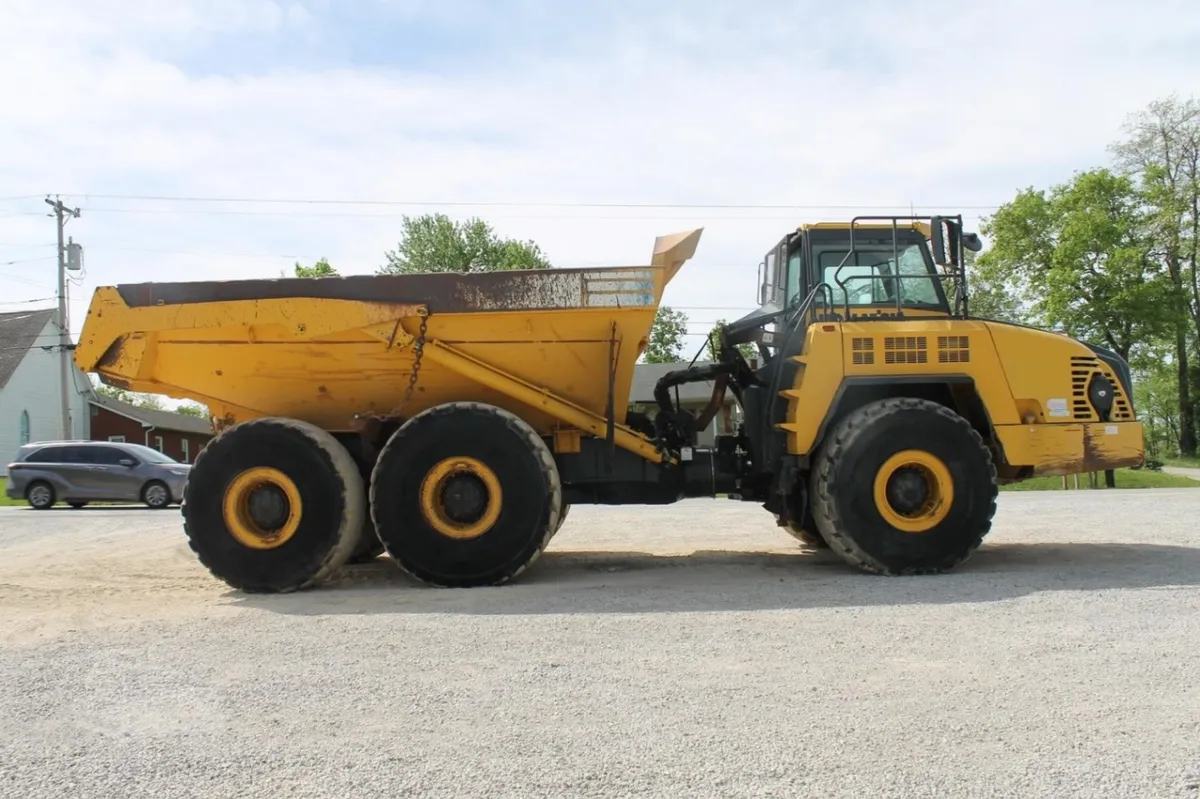 2014 Komatsu HM400-3 Articulated Truck for sale in Pleasureville, KY - listing photo 4 of 10