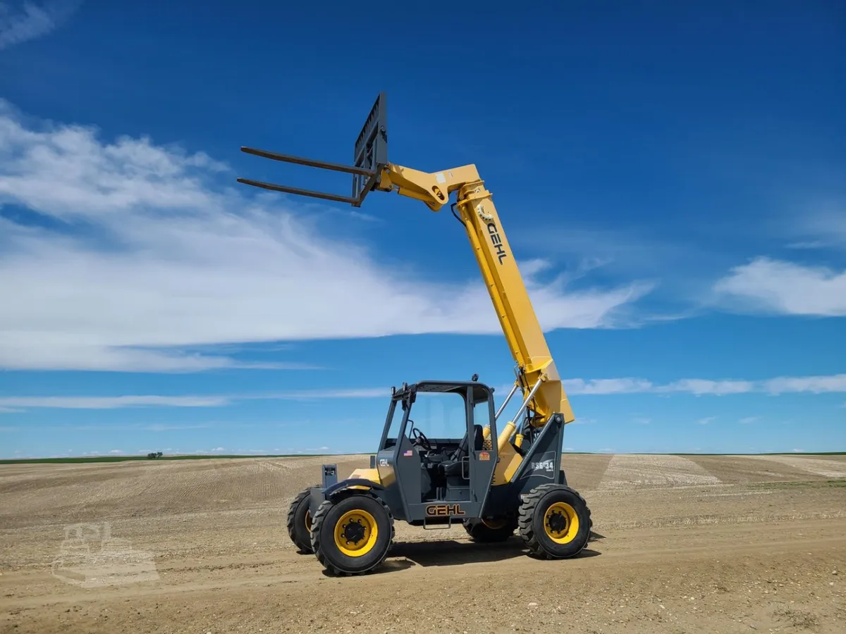 2018 Gehl RS6-34 Telehandler Telescopic Forklift for sale in Loma, MT - listing photo 3 of 10