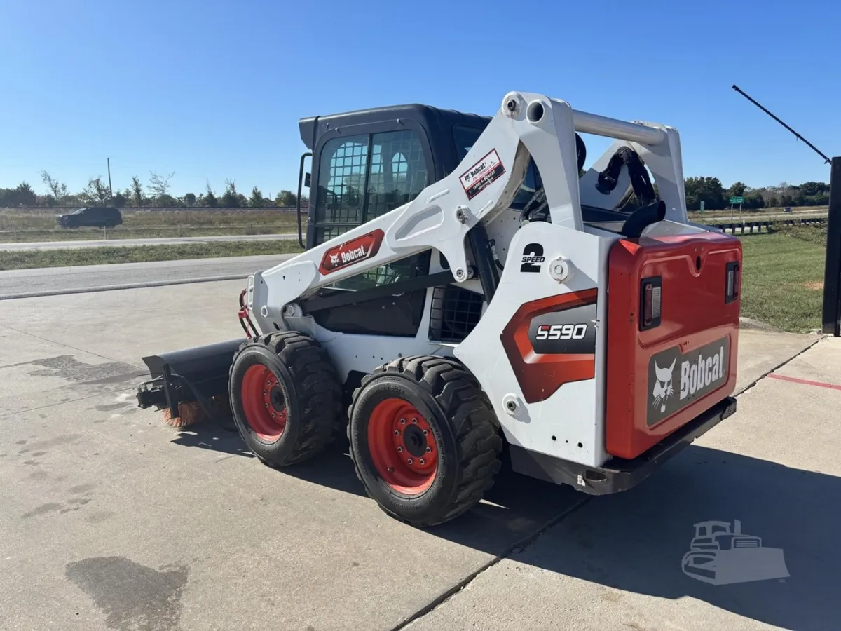 2021 Bobcat S590 Skid Steer Loaders for sale in Strafford, MO - listing photo 3 of 10