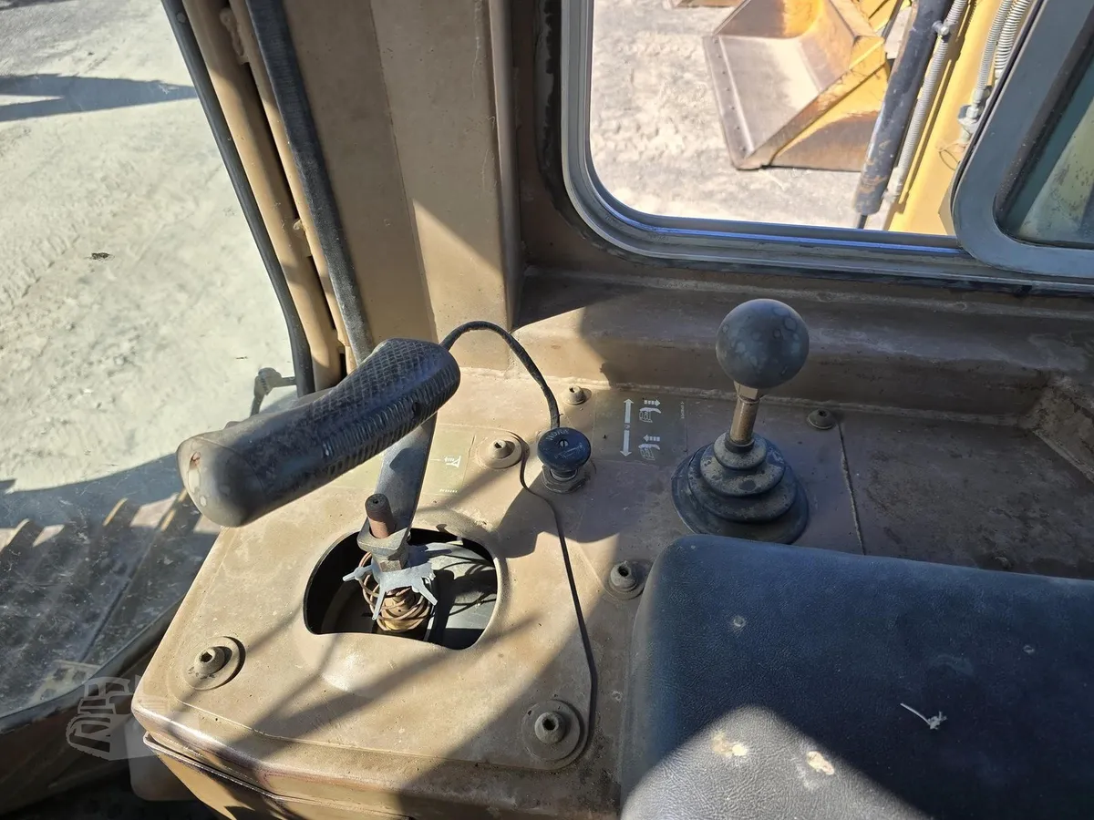 1989 Caterpillar D4H Dozers for sale in Filer, ID - listing photo 9 of 10