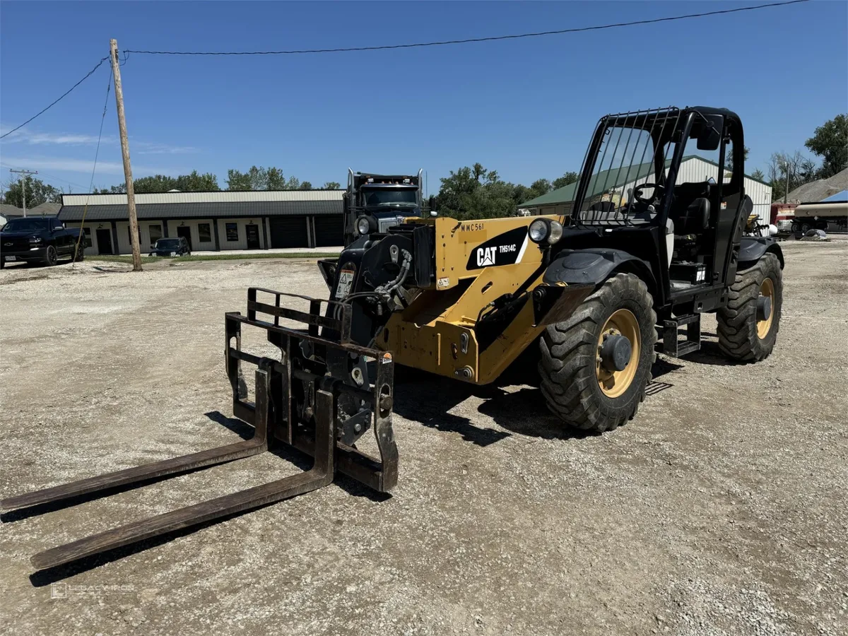 2015 Caterpillar TH514C Telehandlers Forklifts for sale in Grain Valley, MO - listing photo 2 of 8